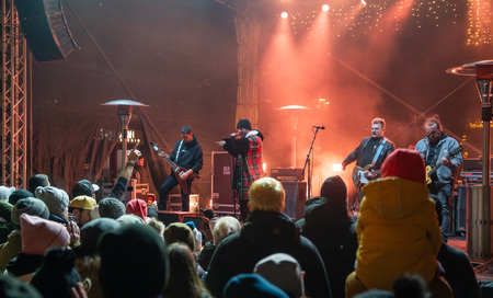 Pravljični Kamnik navdušil s prvimi tremi prednovoletnimi koncerti (12)